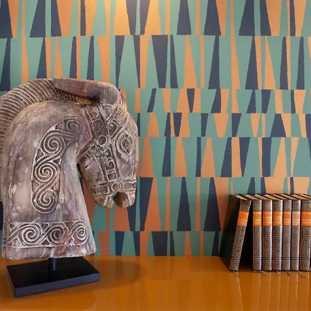 דירה The Literary House *