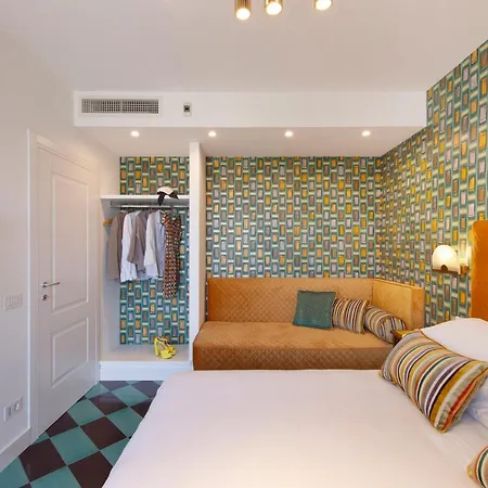 Апартаменти The Literary House