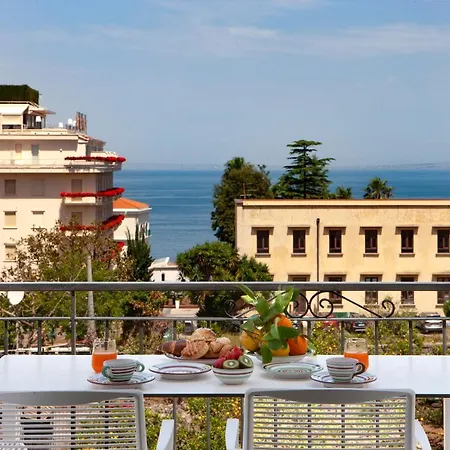 Апартаменти The Literary House *